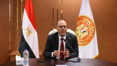 قرار عاجل من وزير العمل ضد شركة إلحاق عمالة بالخارج