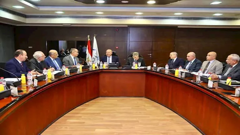 كامل الوزير يترأس اجتماع الجمعية العامة العادية وغير العادية لشركة موانئ مصر البحرية
