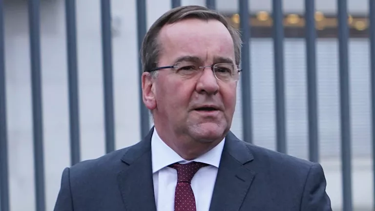 مخدرات وانتهاكات جنسية.. وزير الدفاع الألماني ينتقد فضائح طالت مظليين في الجيش