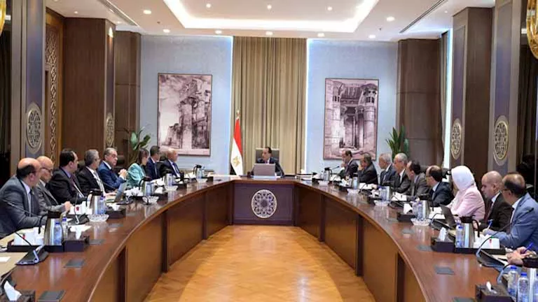 مدبولي يُتابع إجراءات منع تهريب السلع والبضائع في مختلف المنافذ