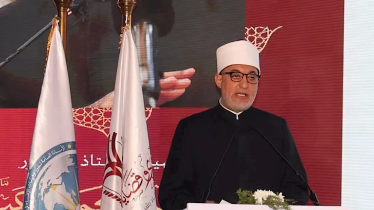 مفتي الجمهورية يكرّم عددًا من الرموز الدينية والفكرية خلال الندوة الدولية لدار الإفتاء