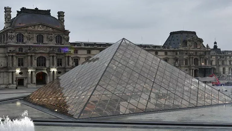 نشرة التوك شو| "الأوقاف" ترفع القيمة الإيجارية لأراضيها الزراعية وأصداء تسرب مياه في اللوفر