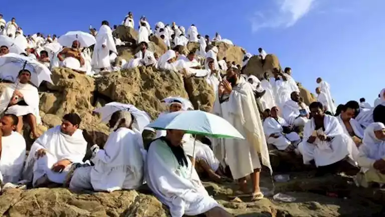 نشرة التوك شو| تفاصيل التقديم لإشراف حج الجمعيات وأدلة استرشادية للحد من الولادة القيصرية