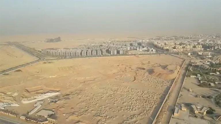 نشرة منتصف الليل| الحكومة تؤكد سلامة الدواجن.. ووزير الإسكان يكشف تفاصيل أزمة "أرض الزمالك"