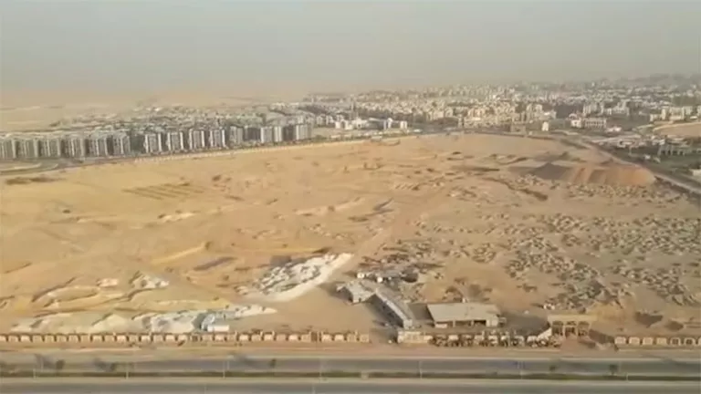 وزير الإسكان يكشف تفاصيل "أرض الزمالك" والموعد المتوقع لتسوية الأزمة