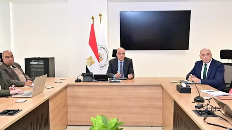 وزير الري يبحث تفعيل المجلس الأعلى للمياه وتعزيز حوكمة إدارة الموارد المائية