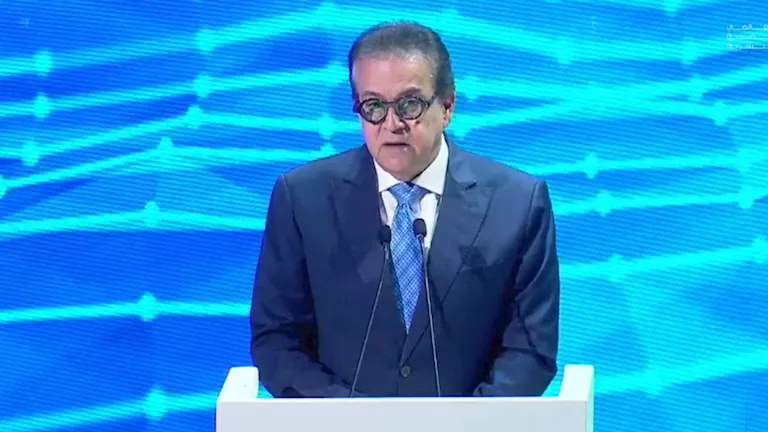 وزير الصحة: ارتفاع إصابات الإنفلونزا متوقع في الشتاء.. والمضادات الحيوية غير فعالة ضدها