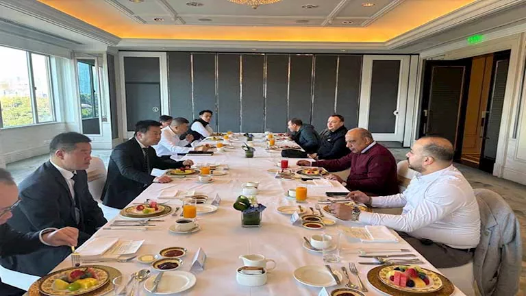 وزير الكهرباء يبحث مع شركات صينية توطين صناعة مهمات الجهد العالي بمصر