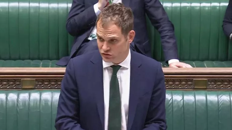 وزير بريطاني: مستعدون للحيلولة دون تنفيذ إسرائيل تهديداتها ضدّ لبنان