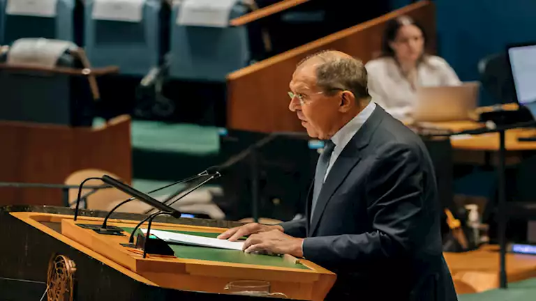 وزير خارجية روسيا: أوروبا أصبحت العقبة الرئيسية أمام السلام في أوكرانيا