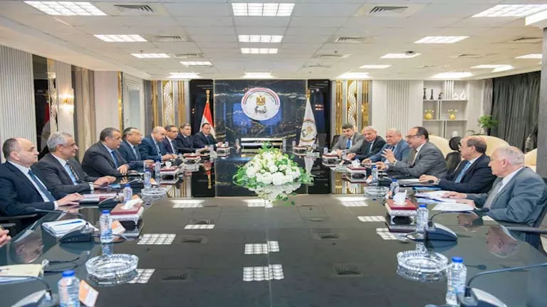 وزيرا "الإنتاج الحربي" و"قطاع الأعمال العام" يبحثان تعزيز التعاون المشترك