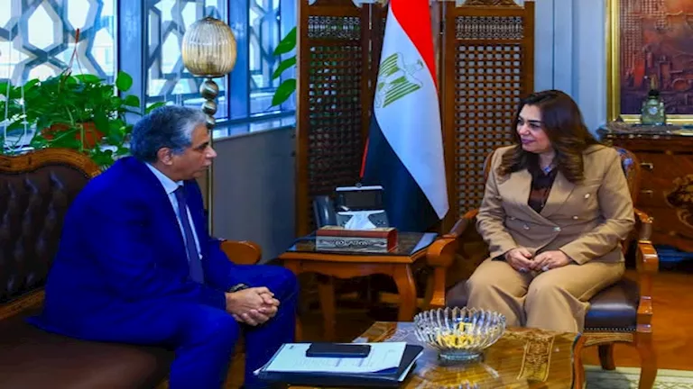 وزيرة التنمية المحلية تبحث تعزيز التعاون مع مركز سيداري للمشروعات البيئية