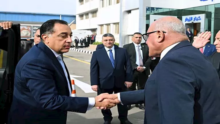 أحدث صور لمصنع عربات السكك الحديدية ومترو الأنفاق "سيماف" بعد تطويره