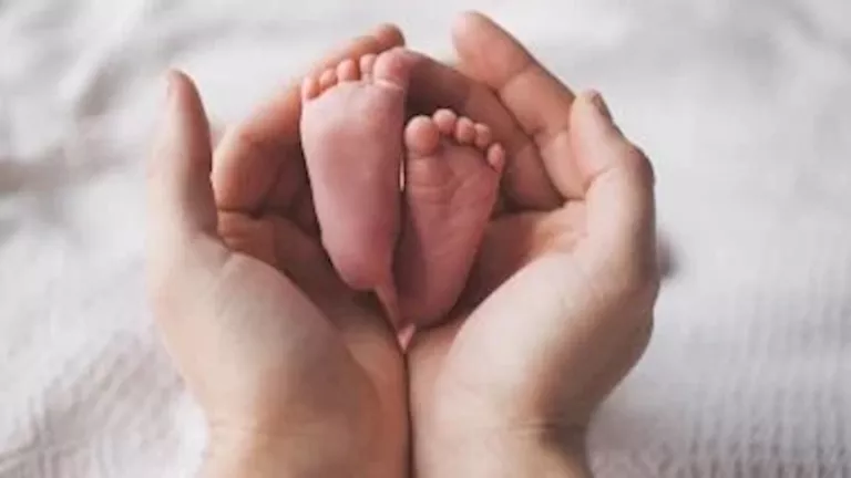 من أسوان.. الصحة تكشف تفاصيل أول مولود في 2026